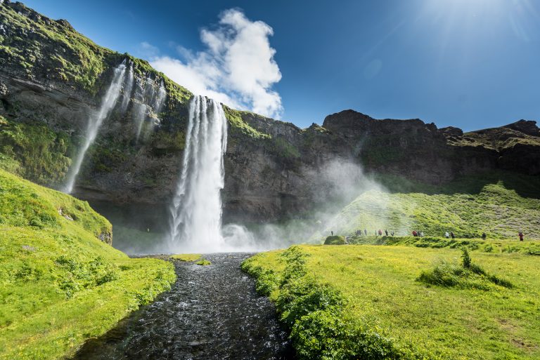 Dél Izland látnivalók - Seljalandsfoss vízesés