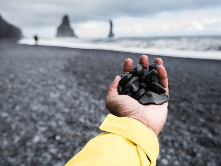 Fekete kavicsok a Reynisfjara-parton