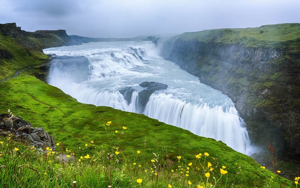 A Gullfoss vízesés nyáron