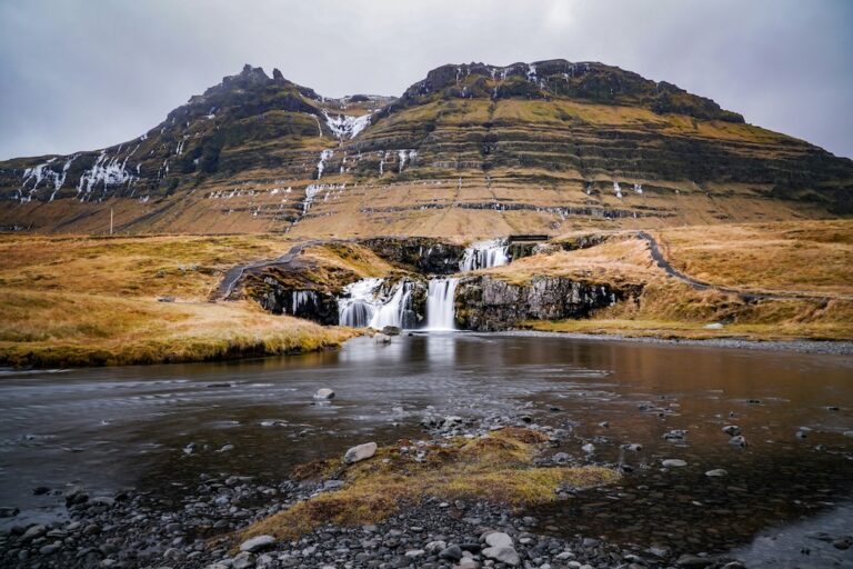 Kirkjufellsfoss télen