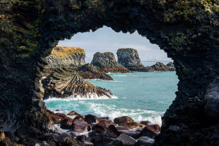 izland-snaefellsnes-arnarstapi-gatklettur-02